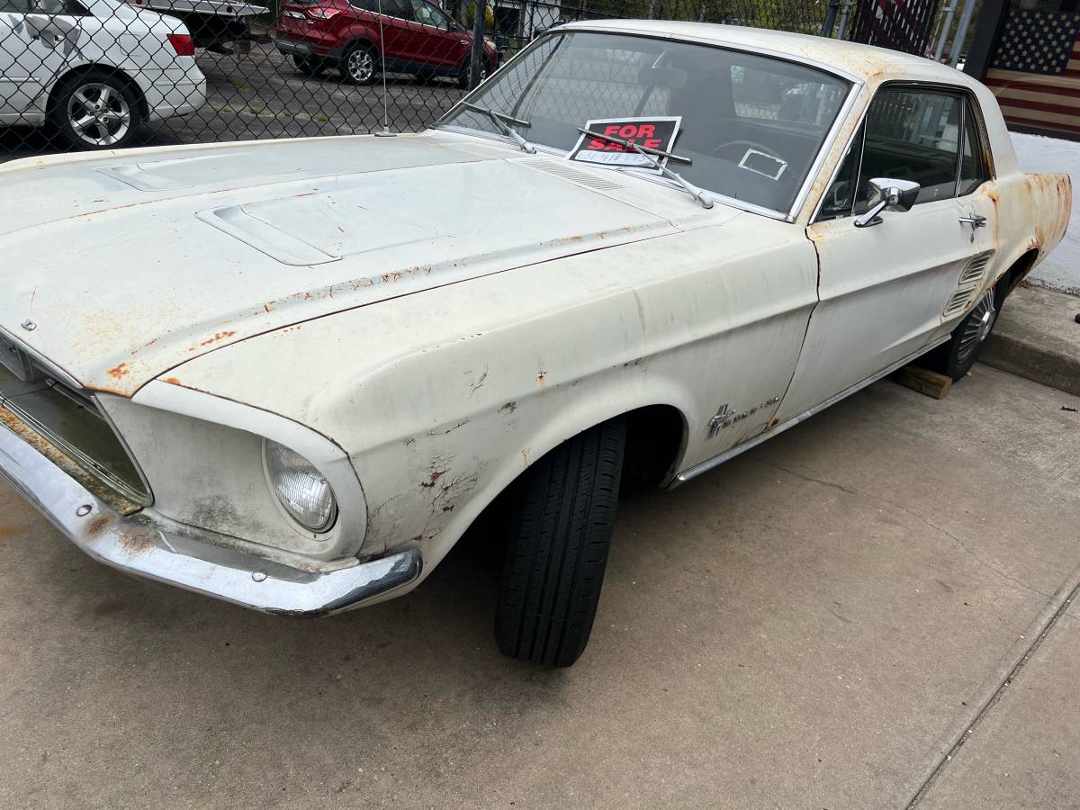 Ford-mustang-1967-white-1