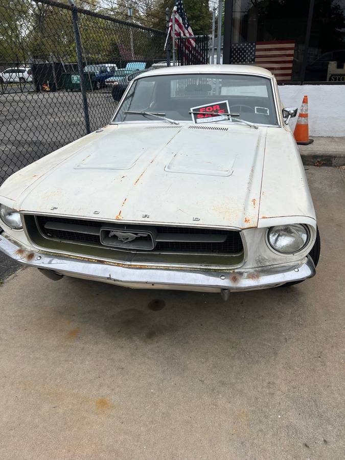 Ford-mustang-1967-white
