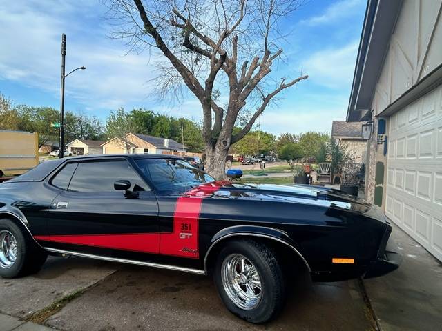 Ford-mustang-1973-black-1