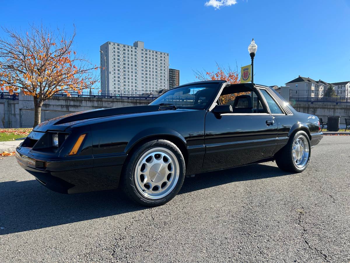 Ford-mustang-1981-3