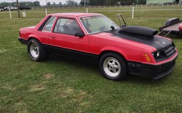 Ford-mustang-1982-red-3
