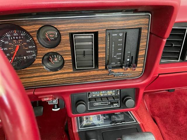 Ford-mustang-1983-red-13