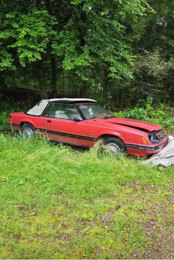 Ford-mustang-1983-red-13