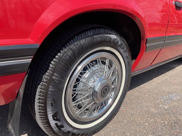 Ford-mustang-1983-red-2