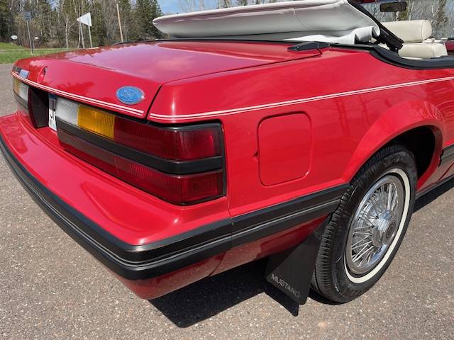 Ford-mustang-1983-red-9
