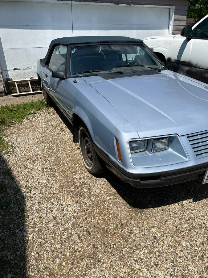 Ford-mustang-1984-blue-1