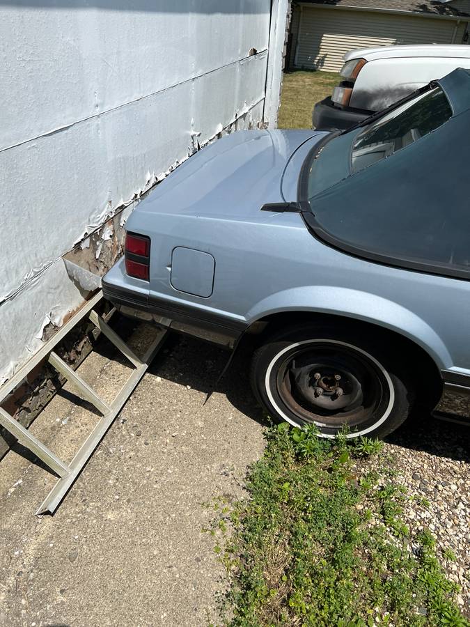 Ford-mustang-1984-blue-11
