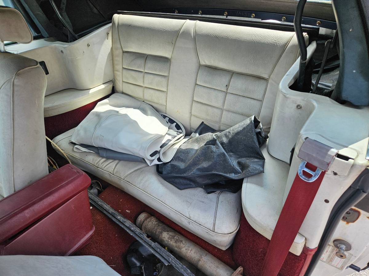 Ford-mustang-1984-white-2