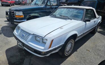 Ford-mustang-1984-white-6