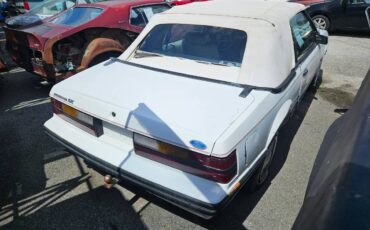 Ford-mustang-1984-white-9