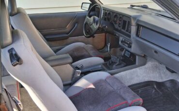 Ford-mustang-1985-red