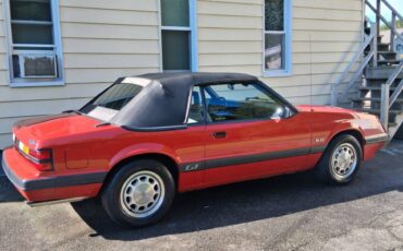 Ford-mustang-1985-red
