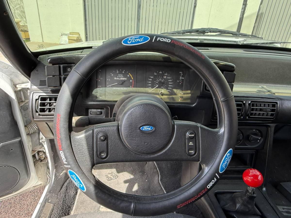 Ford-mustang-1989-white-10