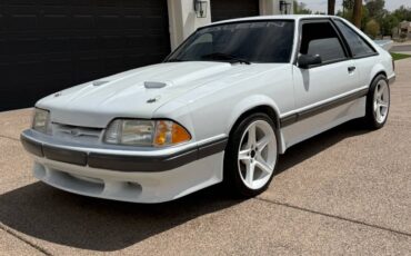 Ford-mustang-1989-white