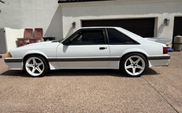Ford-mustang-1989-white-4