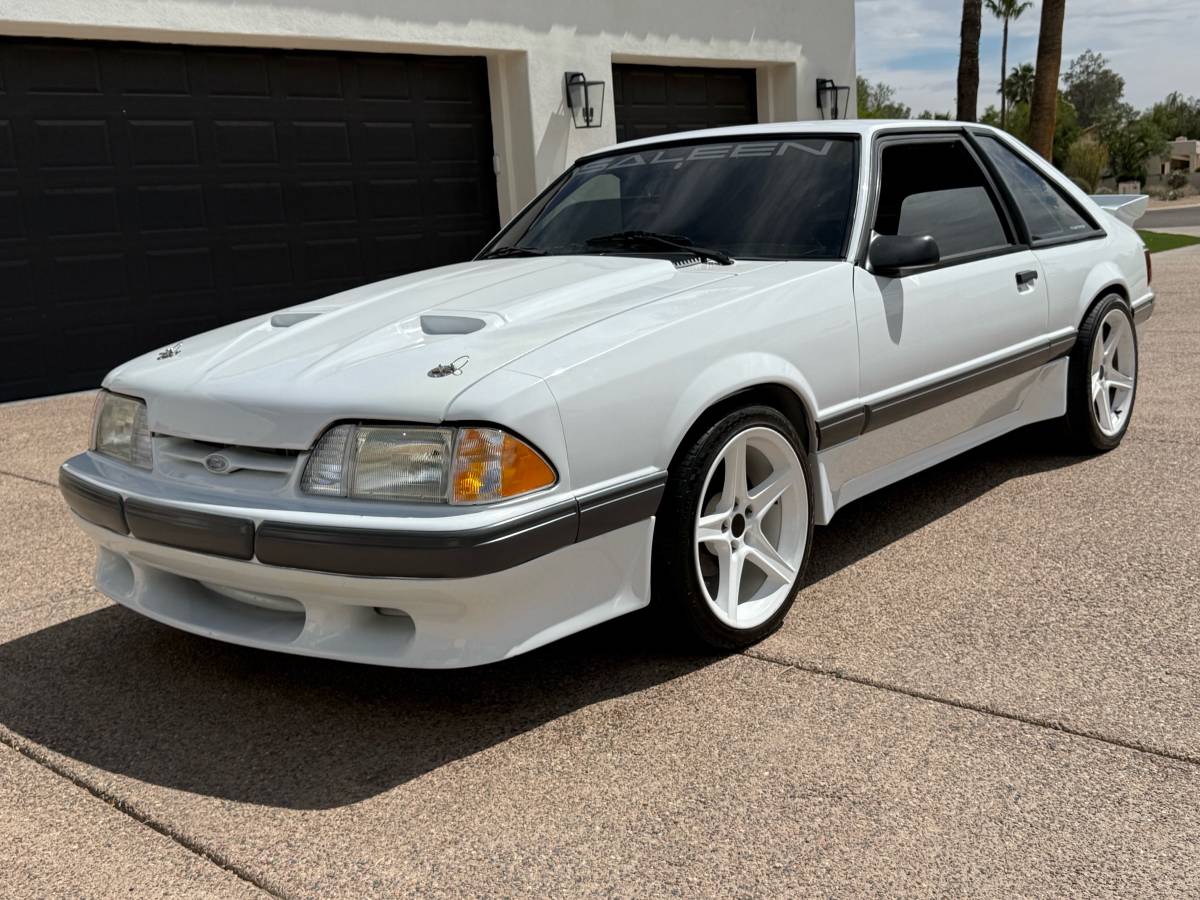 Ford-mustang-1989-white