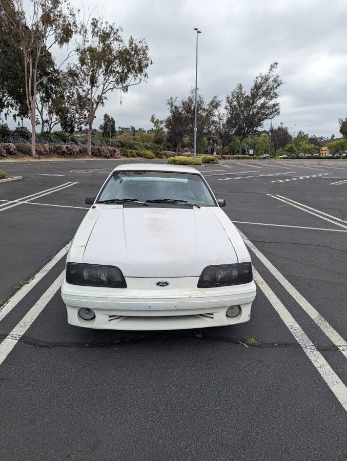 Ford-mustang-1990-white-2