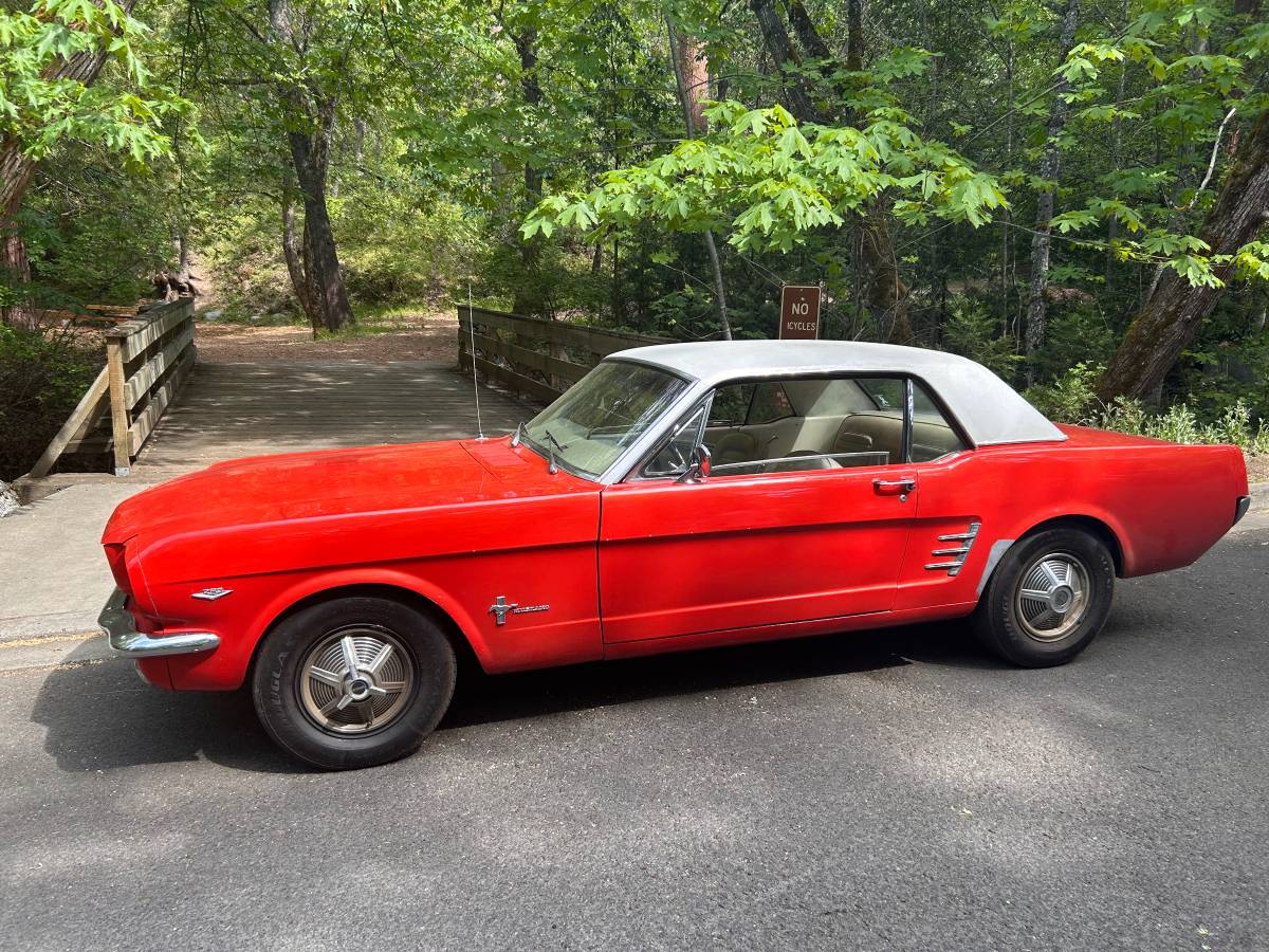 Ford-mustang-2-door-coupe-1966-red