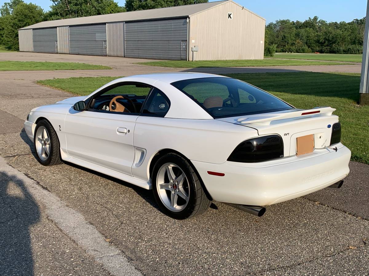 Ford-mustang-cobra-1995-white-1