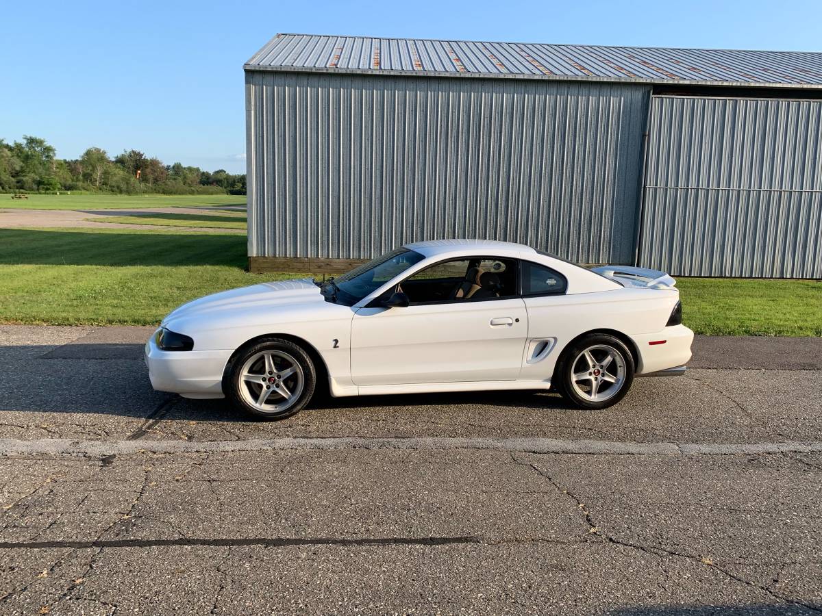 Ford-mustang-cobra-1995-white-6