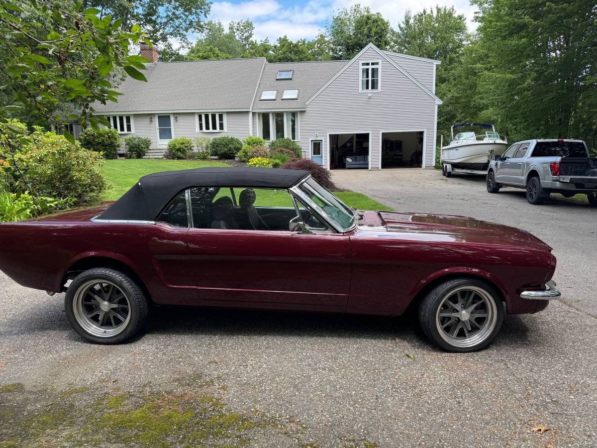 Ford-mustang-convertible-1965-1