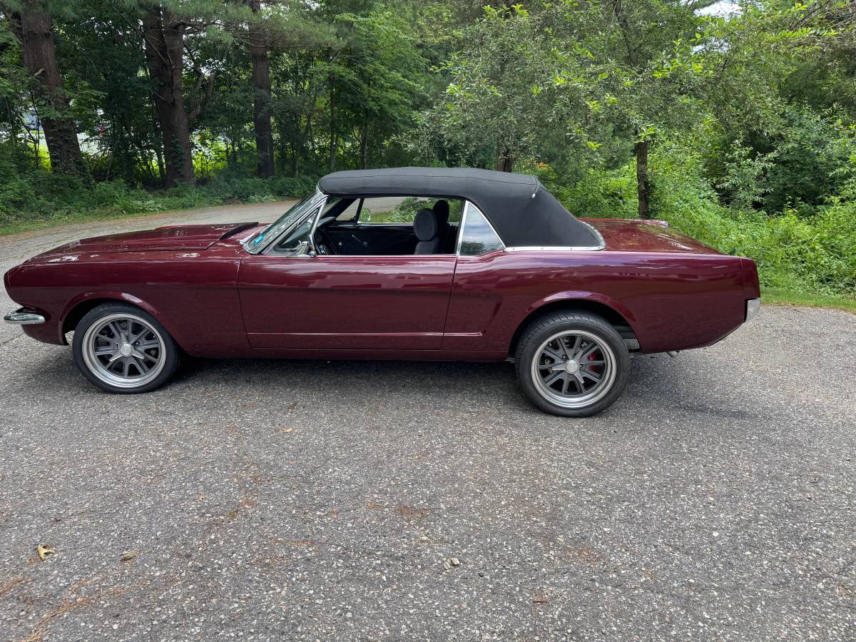 Ford-mustang-convertible-1965-11