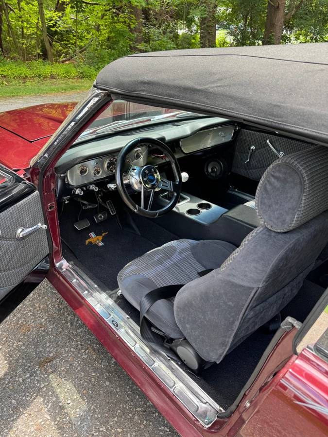 Ford-mustang-convertible-1965-5