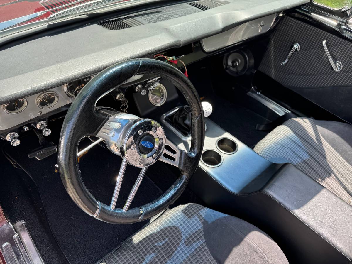 Ford-mustang-convertible-1965-6