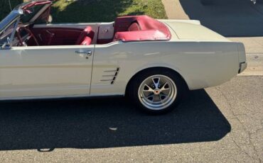 Ford-mustang-convertible-1966-white-11