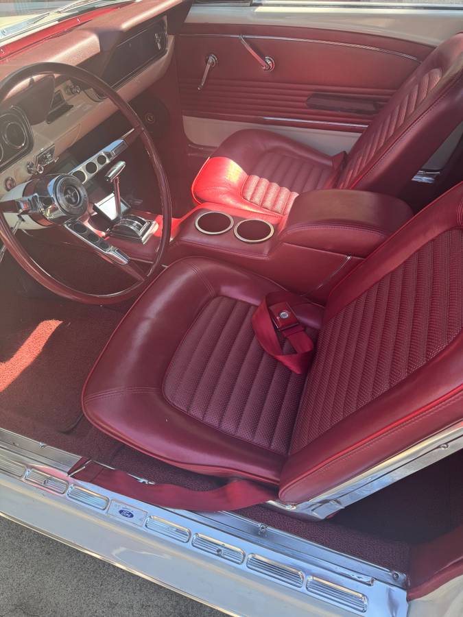 Ford-mustang-convertible-1966-white-14
