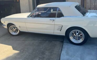 Ford-mustang-convertible-1966-white-15