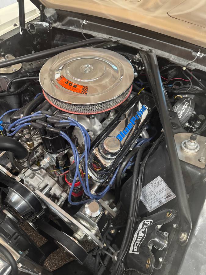 Ford-mustang-convertible-1966-white-18