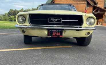 Ford-mustang-convertible-1967-yellow