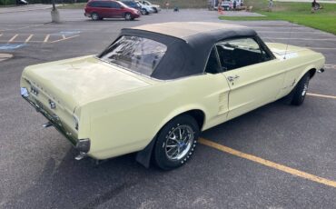 Ford-mustang-convertible-1967-yellow-4