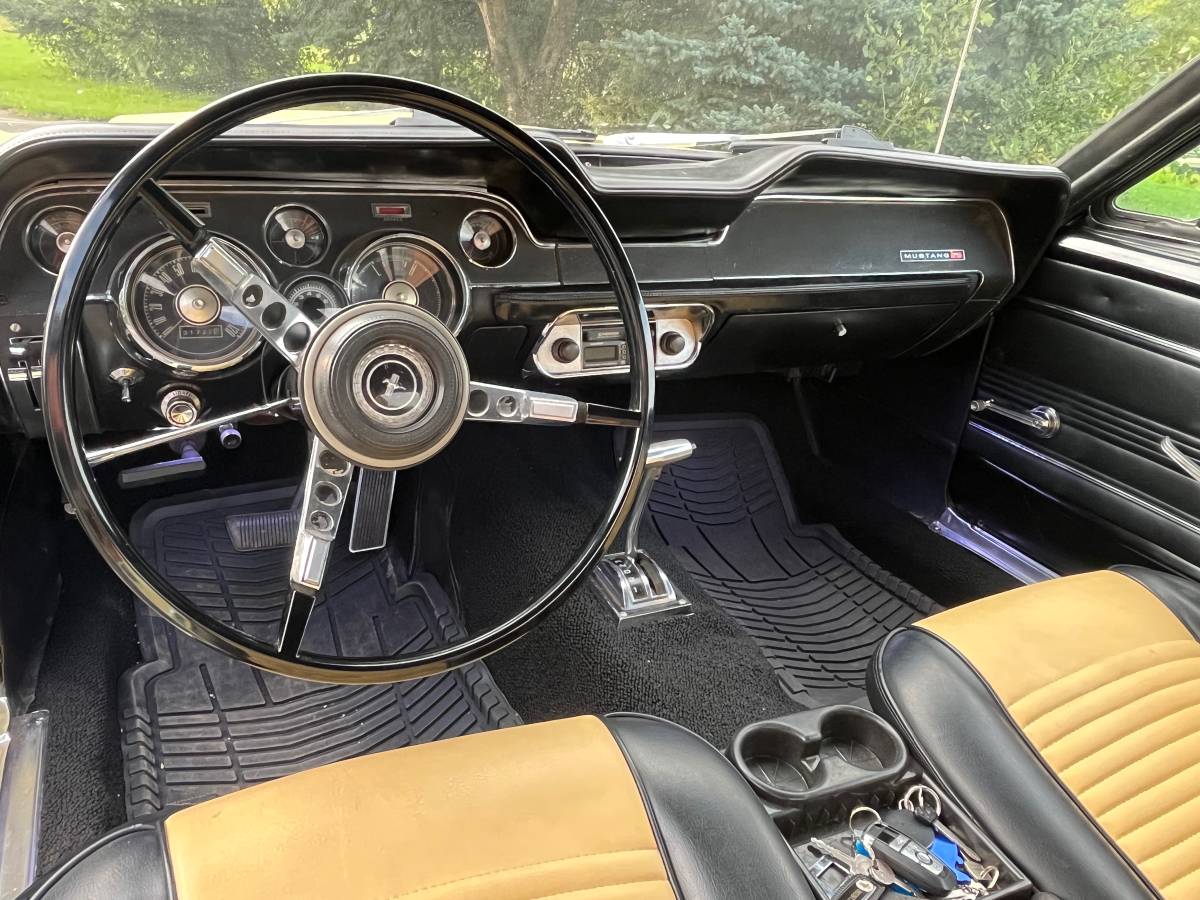 Ford-mustang-convertible-1967-yellow-8
