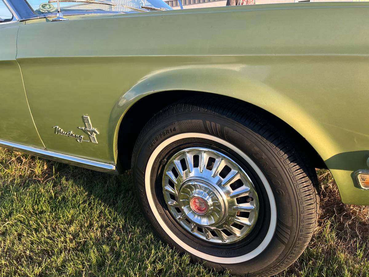 Ford-mustang-convertible-1968-green-10