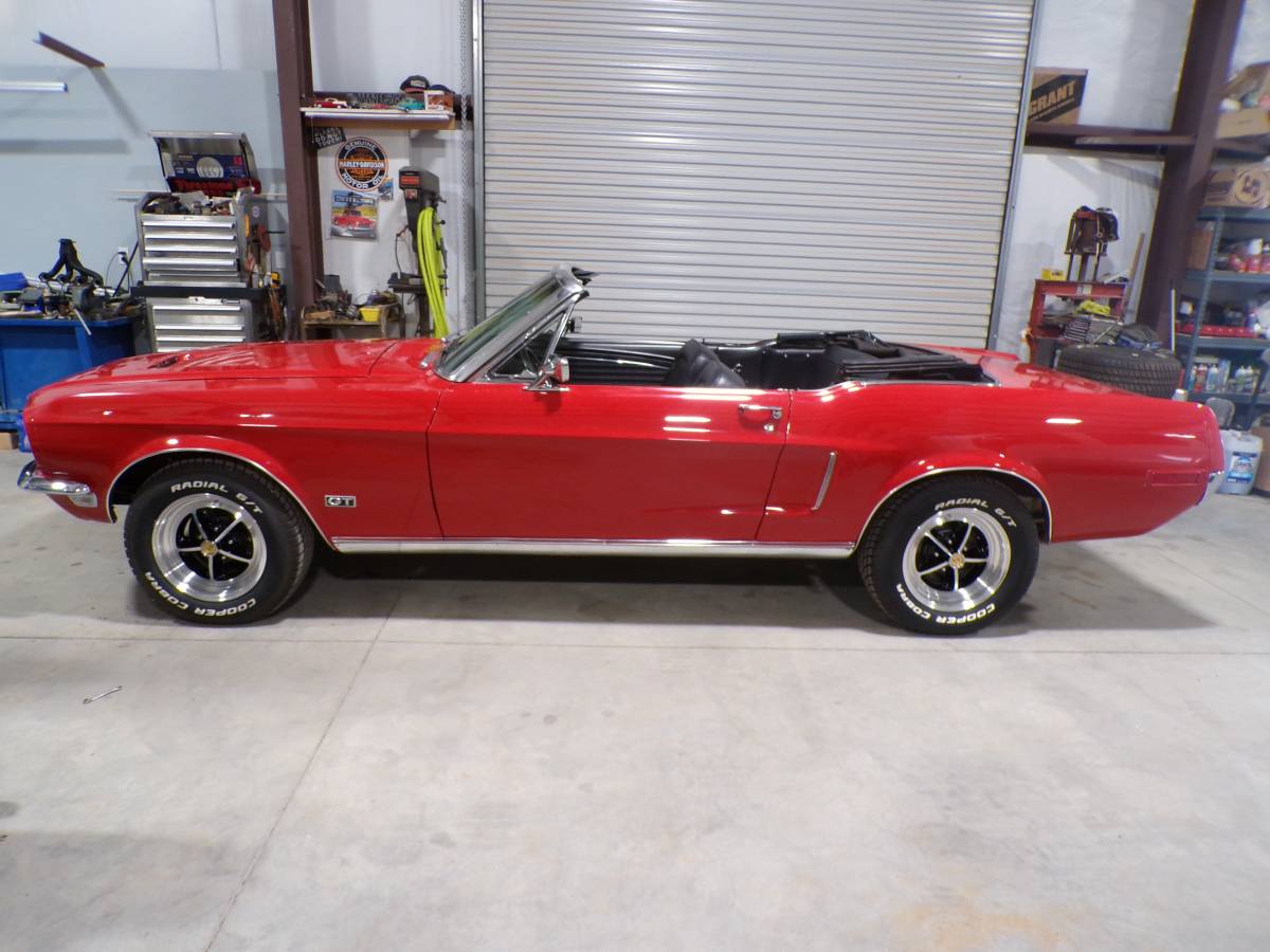 Ford-mustang-convertible-1968-red