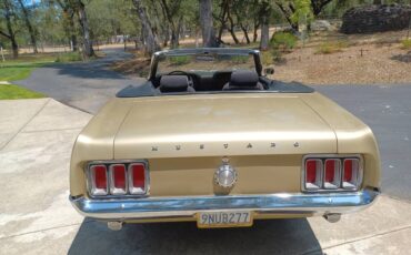 Ford-mustang-convertible-1970-2