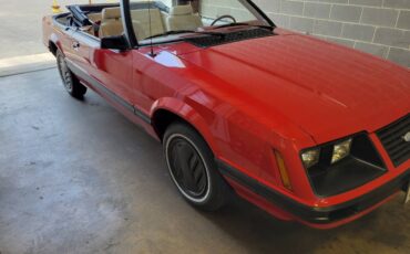 Ford-mustang-convertible-1983-red