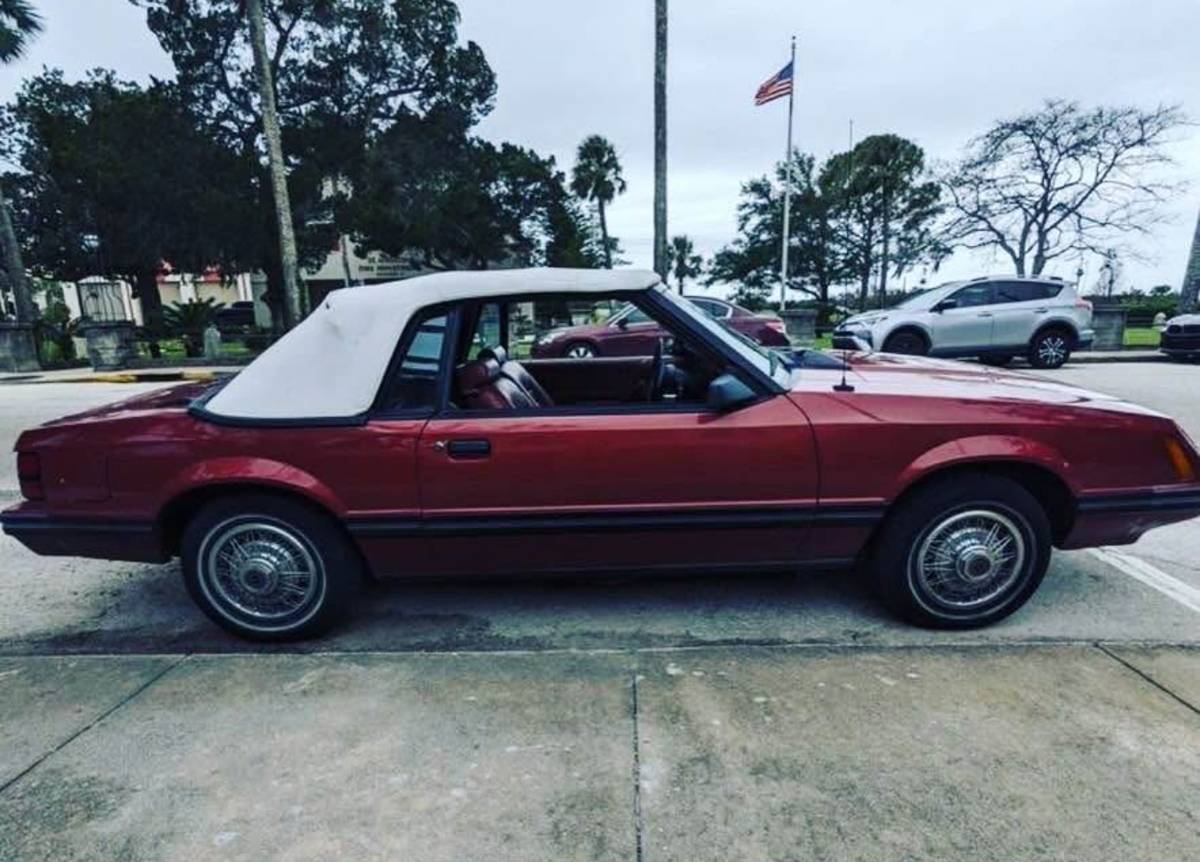Ford-mustang-convertible-1984-red-2