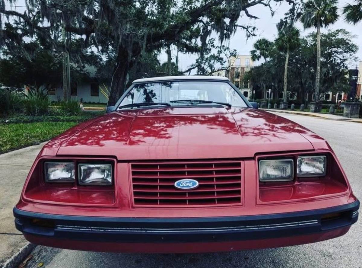 Ford-mustang-convertible-1984-red-3