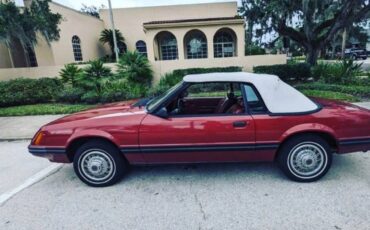 Ford-mustang-convertible-1984-red