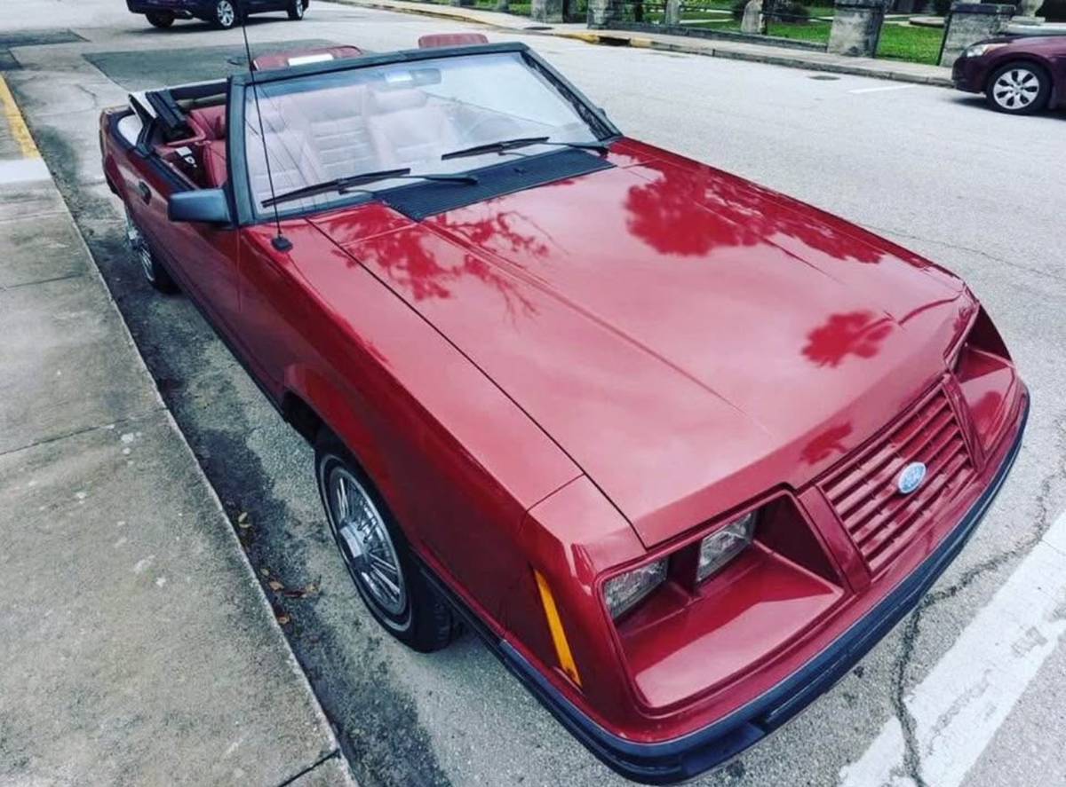 Ford-mustang-convertible-1984-red-4
