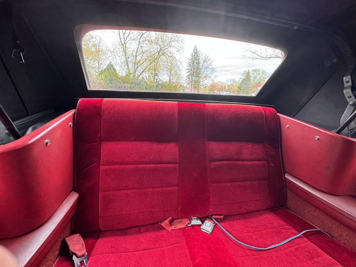 Ford-mustang-convertible-1986-red-10