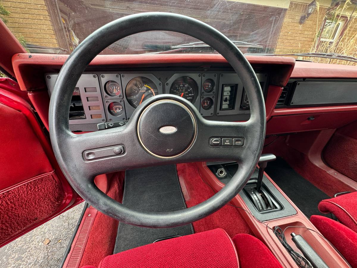 Ford-mustang-convertible-1986-red-17