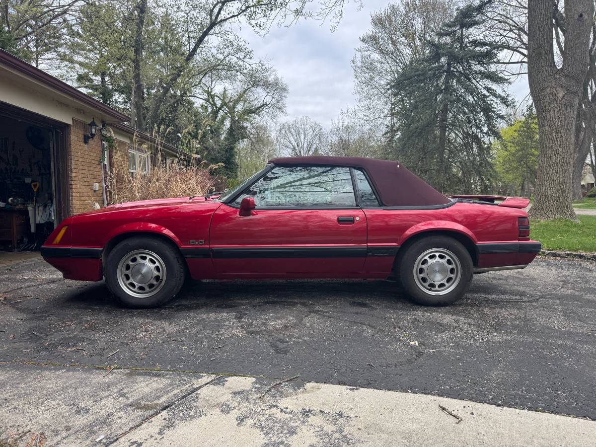 Ford-mustang-convertible-1986-red-2