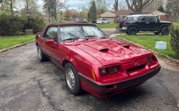Ford-mustang-convertible-1986-red