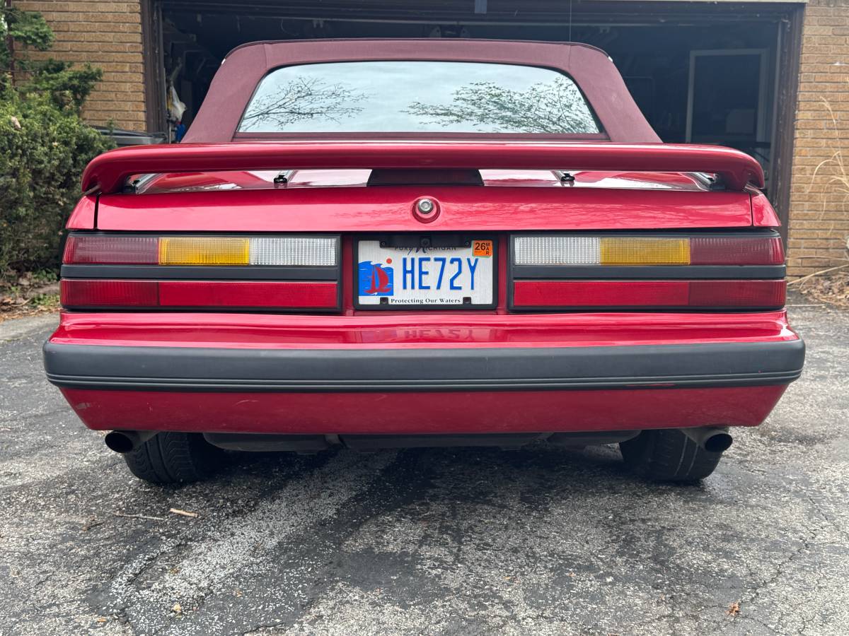 Ford-mustang-convertible-1986-red-4
