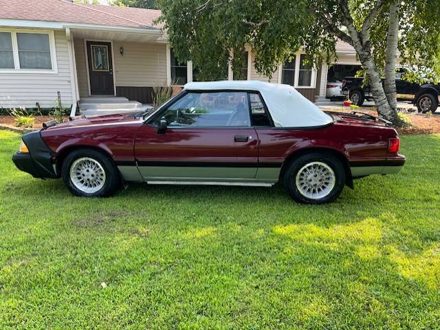 Ford-mustang-convertible-1988-12