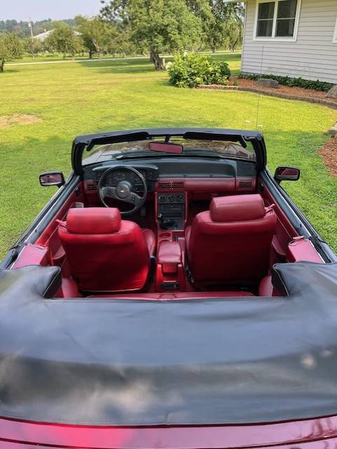 Ford-mustang-convertible-1988-18